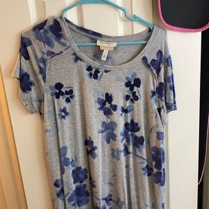 Jessica Simpson Nursing Shirt